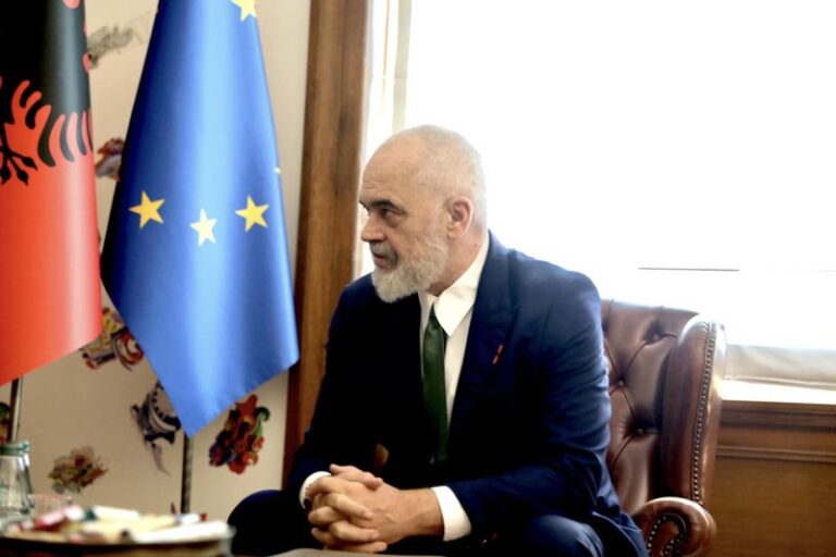 “Bëni paqe paj Zotin dhe shikoni përpara!”, Rama reagon pas propozimit të BE për asociacionin: Kosova pranoi me mençuri, tani Serbia të bëjë të njëjtën gjë