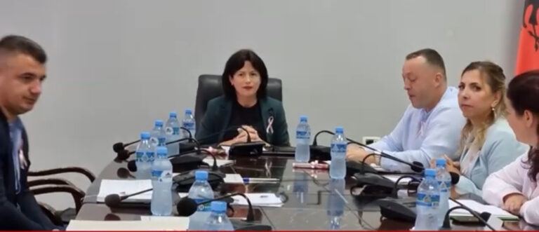 Këshilli i Qarkut Dibër, mblidhet në Burrel