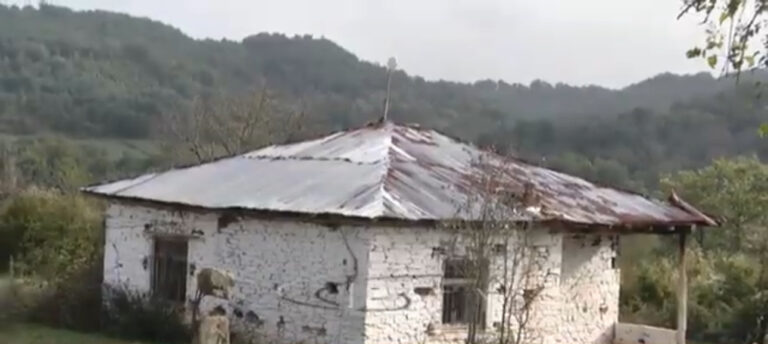 Braktisja e fshatrave,në Viçisht dhe Çernec, kanë mbetur vetëm mosha e tretë
