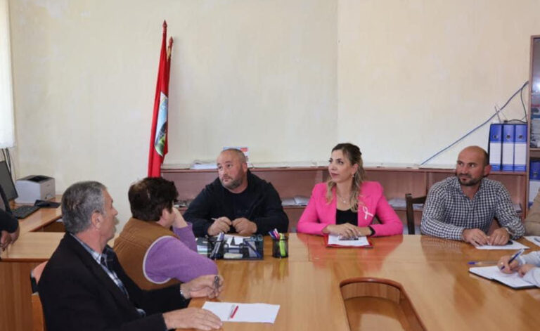 Kryebashkiakja e Bulqizë takim në Krastë