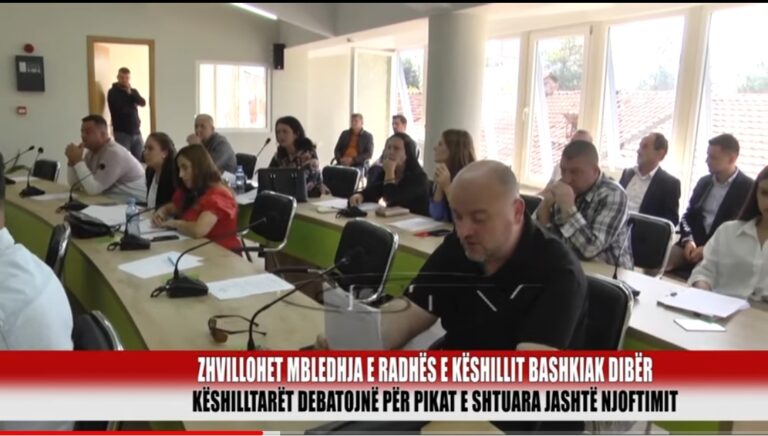 Debate për rendin e ditës në mbledhjen e Këshillit Bashkiak Dibër