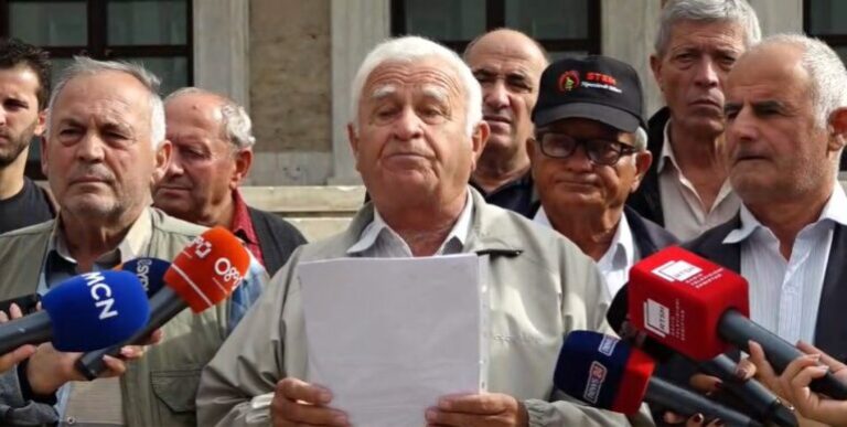 “Duam takim me kryeministrin”, ish-minatorët protestë poshtë zyrës së Ramës: Ligji në fuqi s’i përgjigjet nevojave! Të drejtën, ose jetën!
