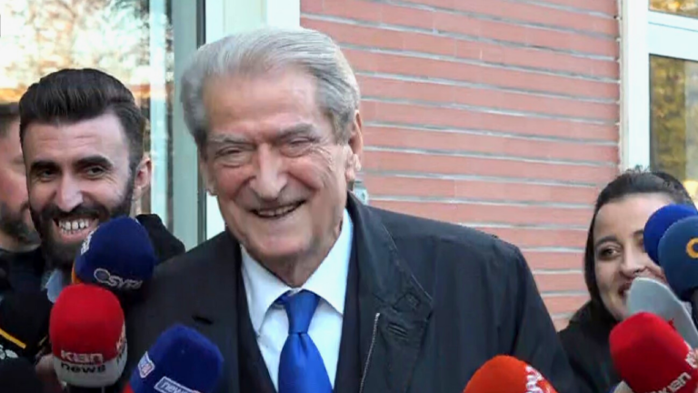 Mbi 3 orë në selinë blu, Berisha del i buzëqeshur: O sot, o kurrë! Nuk kam sekret unë…