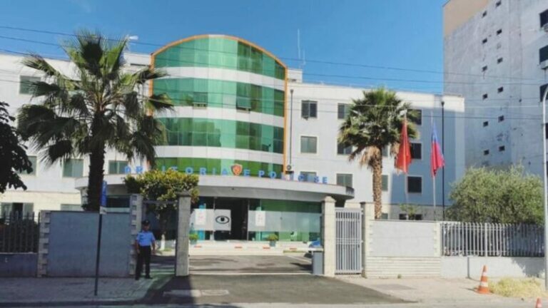 Dyshohet se përndoqi 32-vjeçaren në rrjetet sociale, arrestohet i riu në Durrës