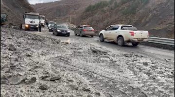 Rëshqitje dherash në Rrugën e Arbrit