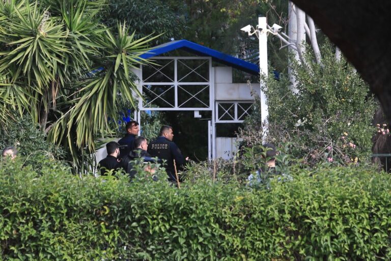 Greqi/ E shkarkuan nga puna, ish-punonjësi egjiptian vret shefat e kompanisë