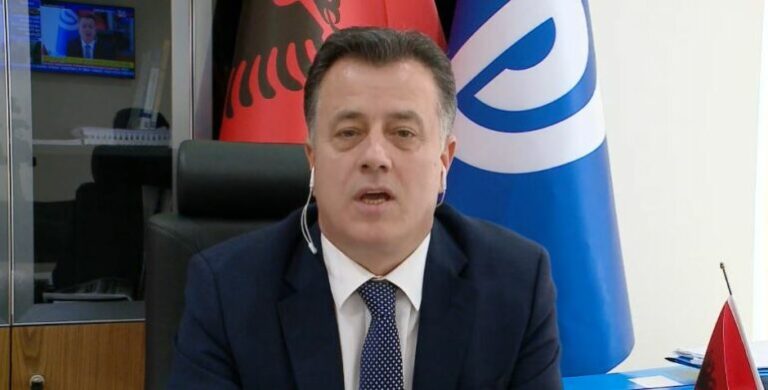 “Beteja për liri s’fitohet me pranga”/ Opozita proteston, Rama vizitë në Turqi, Noka: Është një turist shëtitës, jo kryeministër