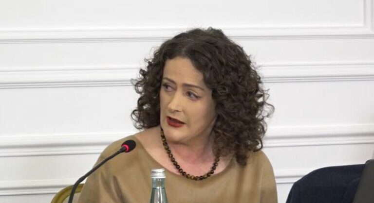 “Çështja ‘Partizani’ nisi nga diktati politik”, Argita Malltezi në konferencë: Masa ndaj Berishës, goditje për opozitën