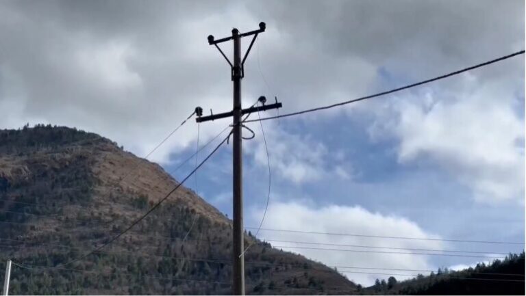 Bulqizë/ Ra në kontakt me energjinë elektrike, lendohet 50-vjeçari