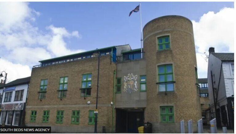 Hajduti shqiptar në Angli tenton të arratiset jashtë vendit, kapet në aeroportin e Luton