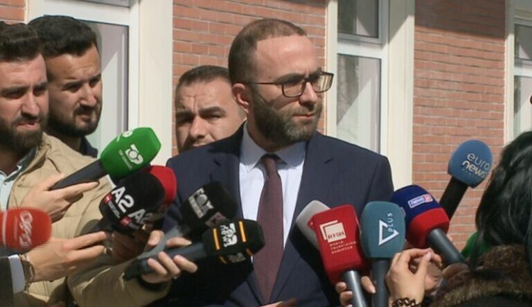 “Nuk ka marrëveshje me Ramën”, Gazment Bardhi pas mbledhjes së grupit të PD: Ka vetëm dialog!