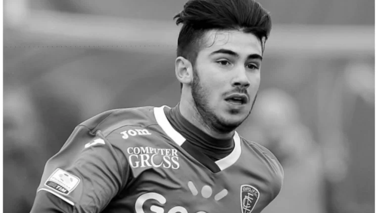 Ndahet nga jeta futbollisti italian, 26-vjeçari u ndje keq gjatë ndeshjes