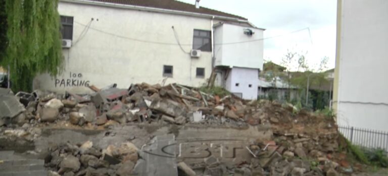 Fadromat lirojnë hapësirat publike në Maqellarë