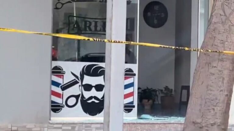 Sherri masiv në Vlorë, adoleshentët përdorën thika dhe objektet e berberhanes