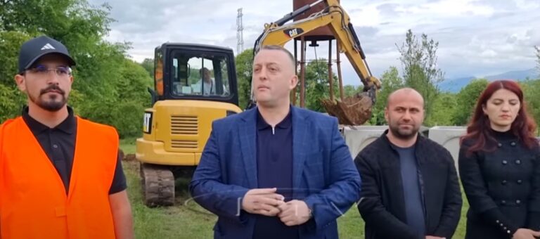 Vijon puna në rrjetin e ujërave të zeza në Muzhakë