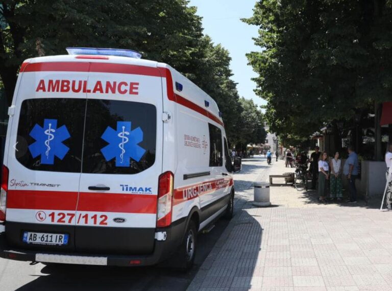 Po instalonte linjë interneti, 40-vjeçarin e zë korrenti dhe humb jetën