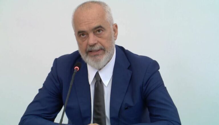 “Merimangat e Onkologjikut”, Rama i ashpër nga QSUT: Mjaftojnë 5 maskarenj për të ndotur bluzat e bardha. Mos harroni se pacientët që vijnë tek ju…