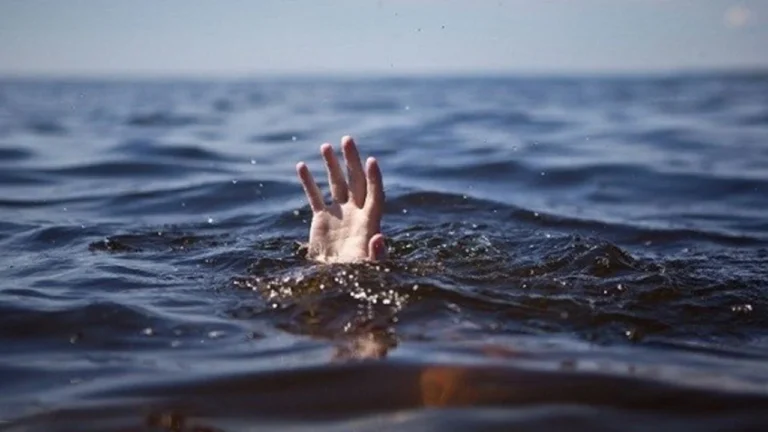 Ndërron jetë 70-vjeçari në Durrës, pëson arrest kardiak sapo hyn në det