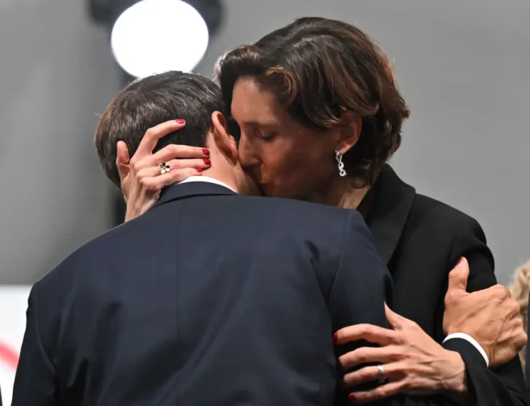 E pahijshme’/ Puthja e Macron me ministren në Lojërat Olimpike po ‘çmend’ rrjetin