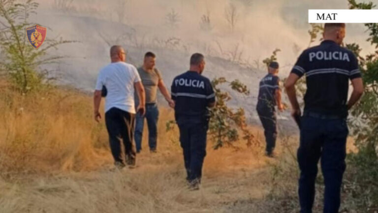 Ndezi zjarr për të pastruar kullotën e tij dhe dogji 2 ha tokë, e pëson 68-vjeçari në Mat
