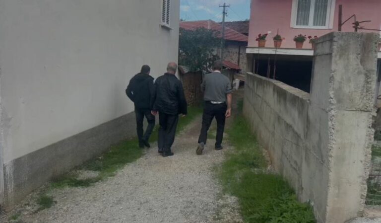 Dibër/ E mbyti burri në sy të fëmijëve, banorët e fshatit të 24-vjeçares flasin: Vajzë shumë e mirë, kishte dy muaj në Itali. U shokuam
