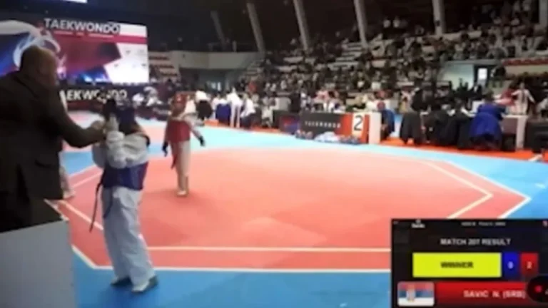 E paprecendentë! Trajneri i taekwondos nga Kosova godet vajzën 8-vjeçare pasi humbi garën me serben në Kampionatin Evropian