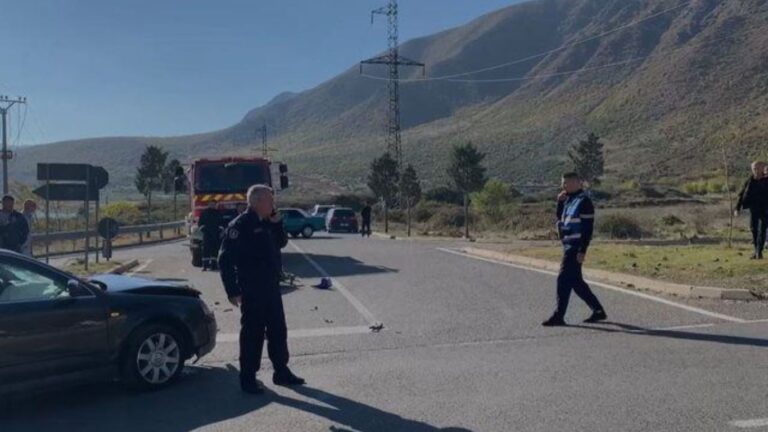 Aksidenti në Bulqizë/ “Audi” përplas motomjetin, plagoset rëndë një grua