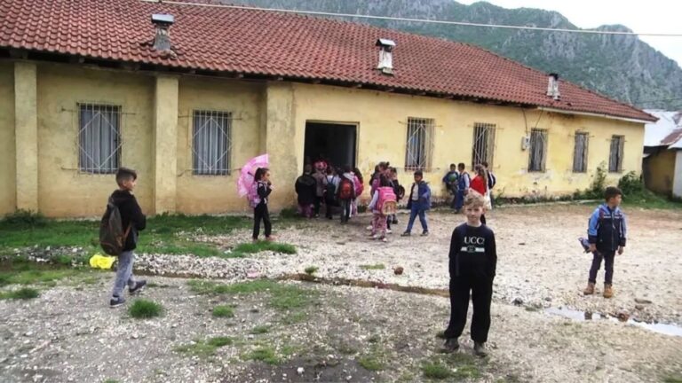 Dibër, 15 % më pak nxënës të klasës së parë të regjistruar këtë vit sesa vitin e kaluar