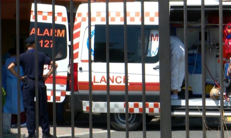 U konfliktua me bashkëshortin, 43-vjeçarja hidhet nga ballkoni