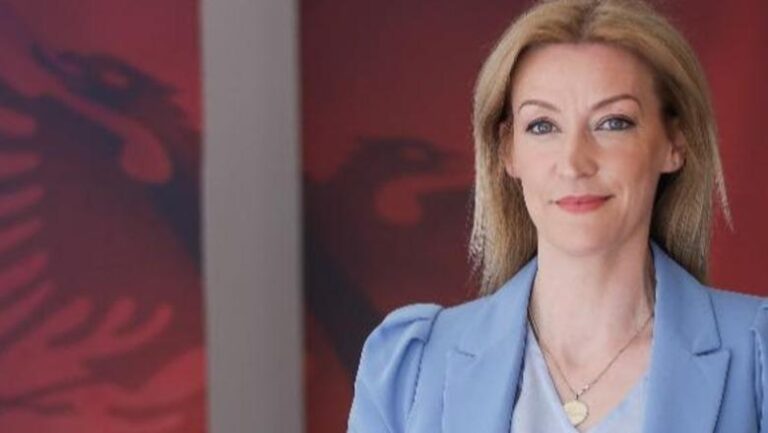 U denoncua nga punonjësit për përndjekje dhe dhunë, gjykata lë në “arrest shtëpie” ish-drejtoreshën e spitalit në Dibër, Irini Shehu