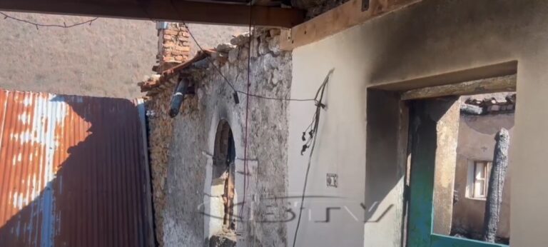 Bulqizë/ Banesat përfshihen nga flakët, dy familje në qiell të hapur