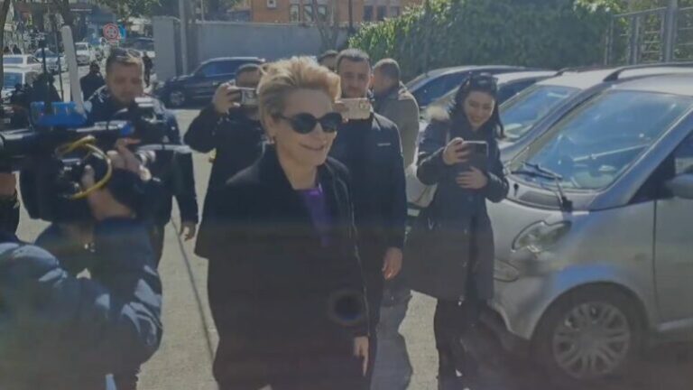 Zbaton masën “Detyrim paraqitje”, Monika Kryemadhi paraqitet në SPAK