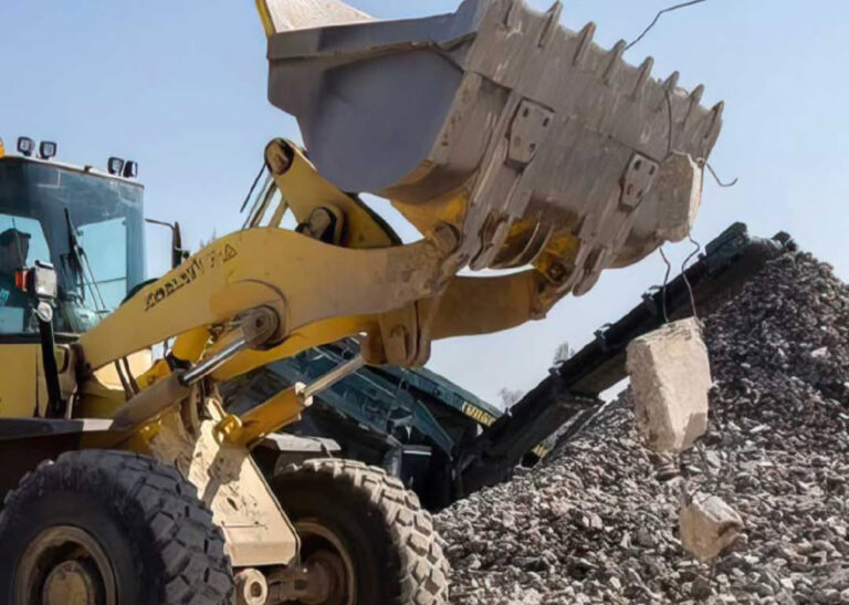 E rëndë në fabrikën e pasurimit të kromit në Burrel, shembet masivi i dheut dhe zë poshtë punonjësin! Ende nuk është gjetur