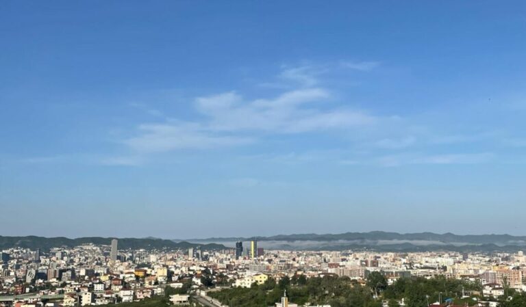 Mot i qëndrueshëm në të gjithë vendin, ja parashikimi për ditën e hënë