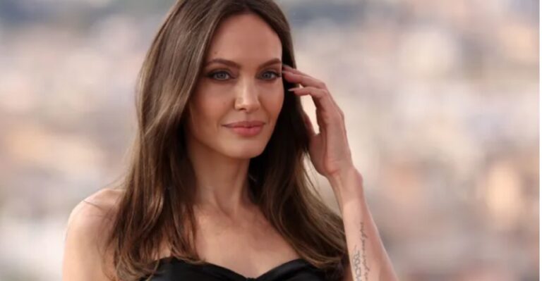 Angelina Jolie feston 50-vjetorin