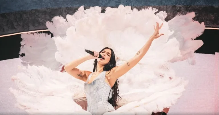 Dua Lipa magjeps Milanon, përqafime për fansat dhe një homazh për Raffaella Carrà