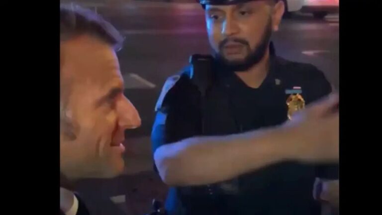 VIDEO/ Policia e ndaloi sepse po kalonte eskorta e Trump, Macron telefonon presidentin: Merreni me mend, po pres në rrugë sepse po kaloni ju