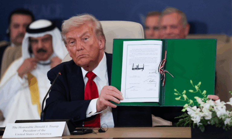 Tramp nënshkruan planin e paqes për Gazën: U deshën 3000 vjet