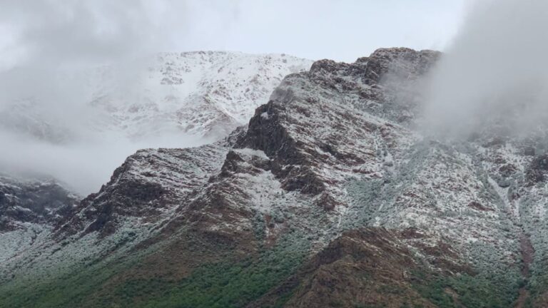 Nga shiu në dëborë/ Temperaturat zbresin në -2 gradë Celsius, probleme me energjinë elektrike në disa fshatra